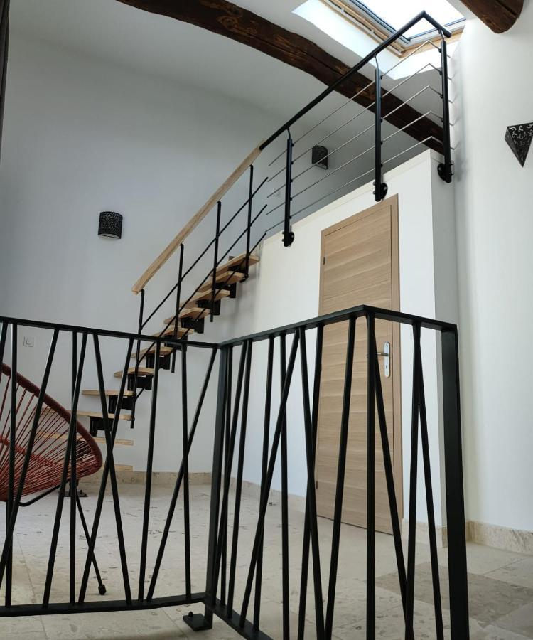 Appartement Dans Mas Provencal Arles Exterior foto